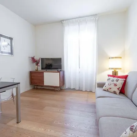 Joivy 1br In Isola With Stunning View To Bosco Verticale Милан