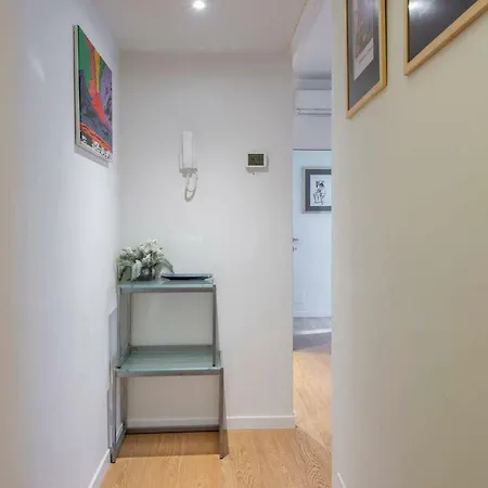 Апартаменты Joivy 1br In Isola With Stunning View To Bosco Verticale Милан